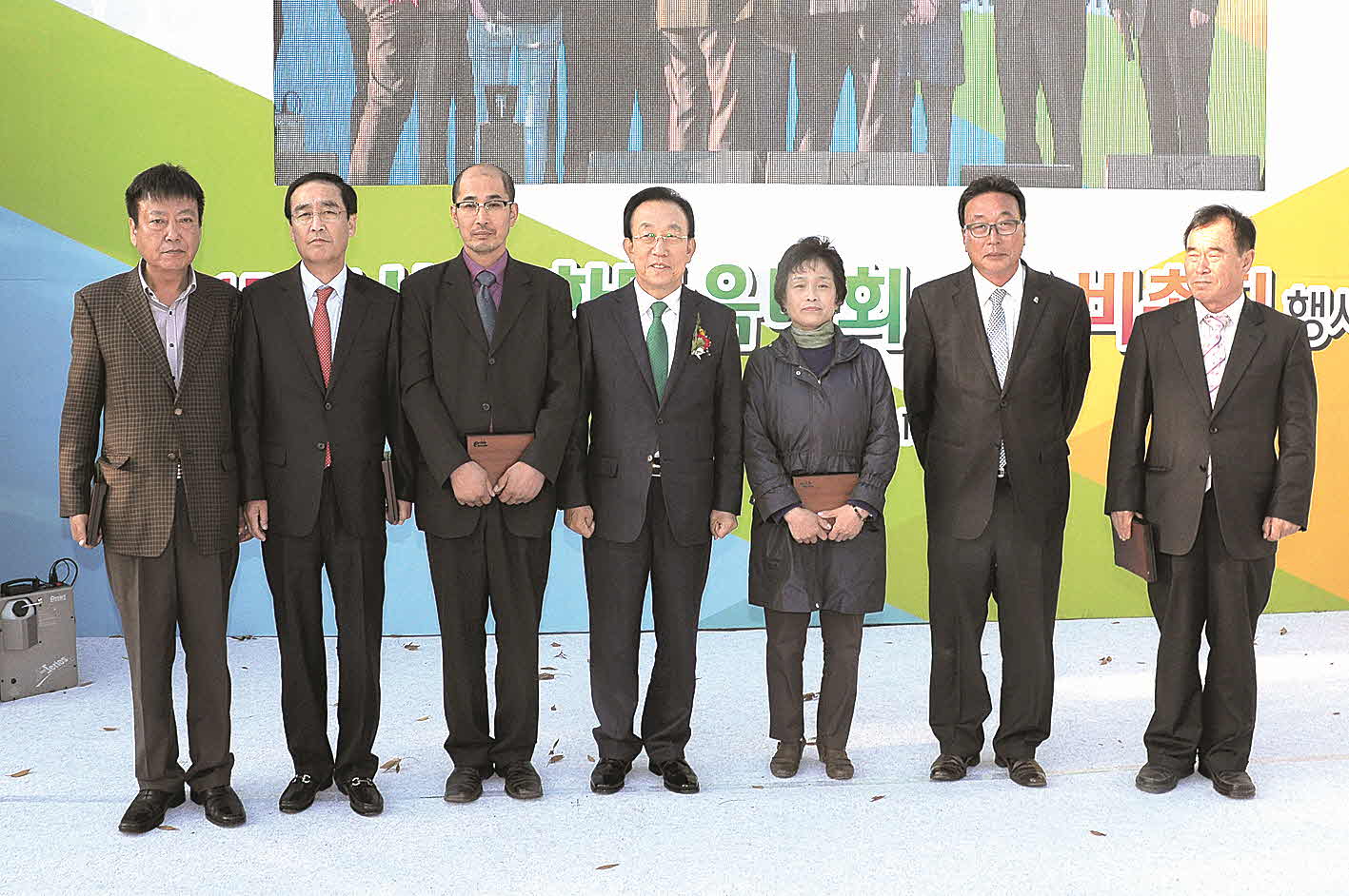 포맷변환_12-김관용 도지사 표창패 수상기념.jpg