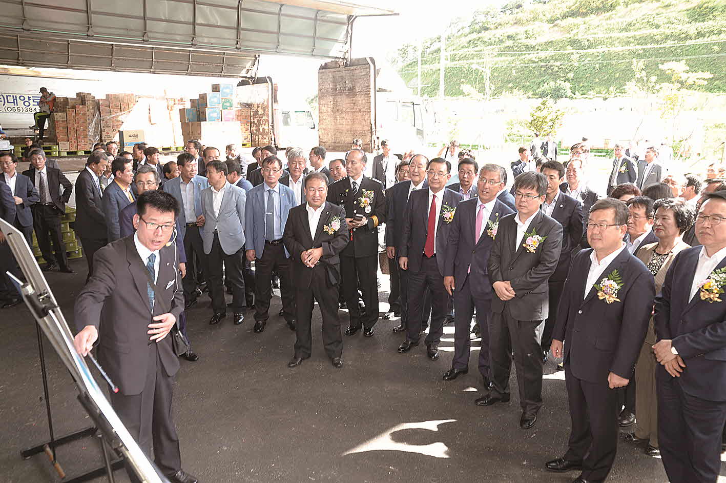 포맷변환_9-물류센터 현황설명.jpg