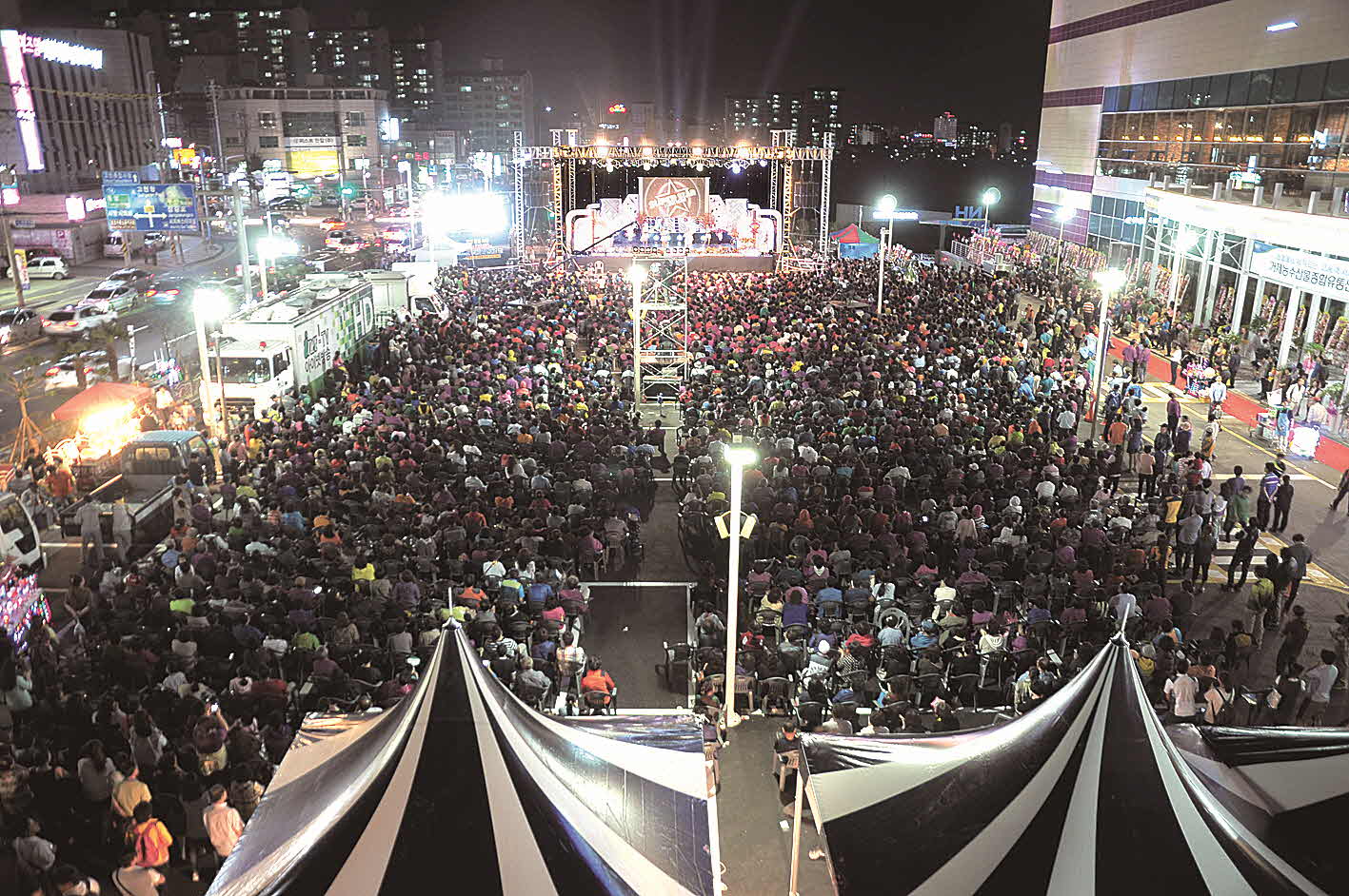 포맷변환_9-개장식 전경2.jpg