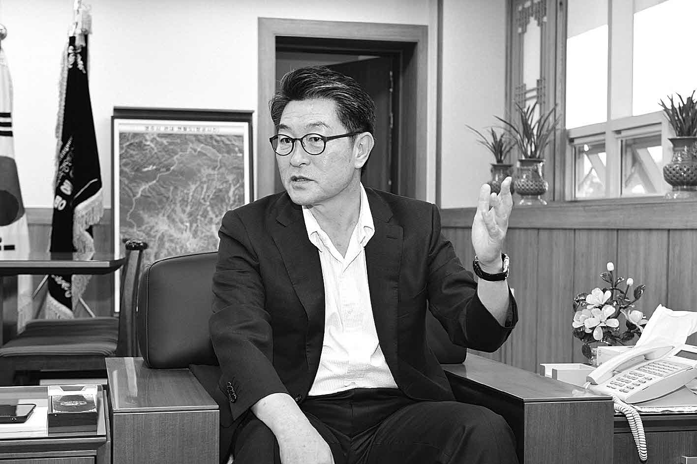 포맷변환_4-장욱현 영주시장.jpg