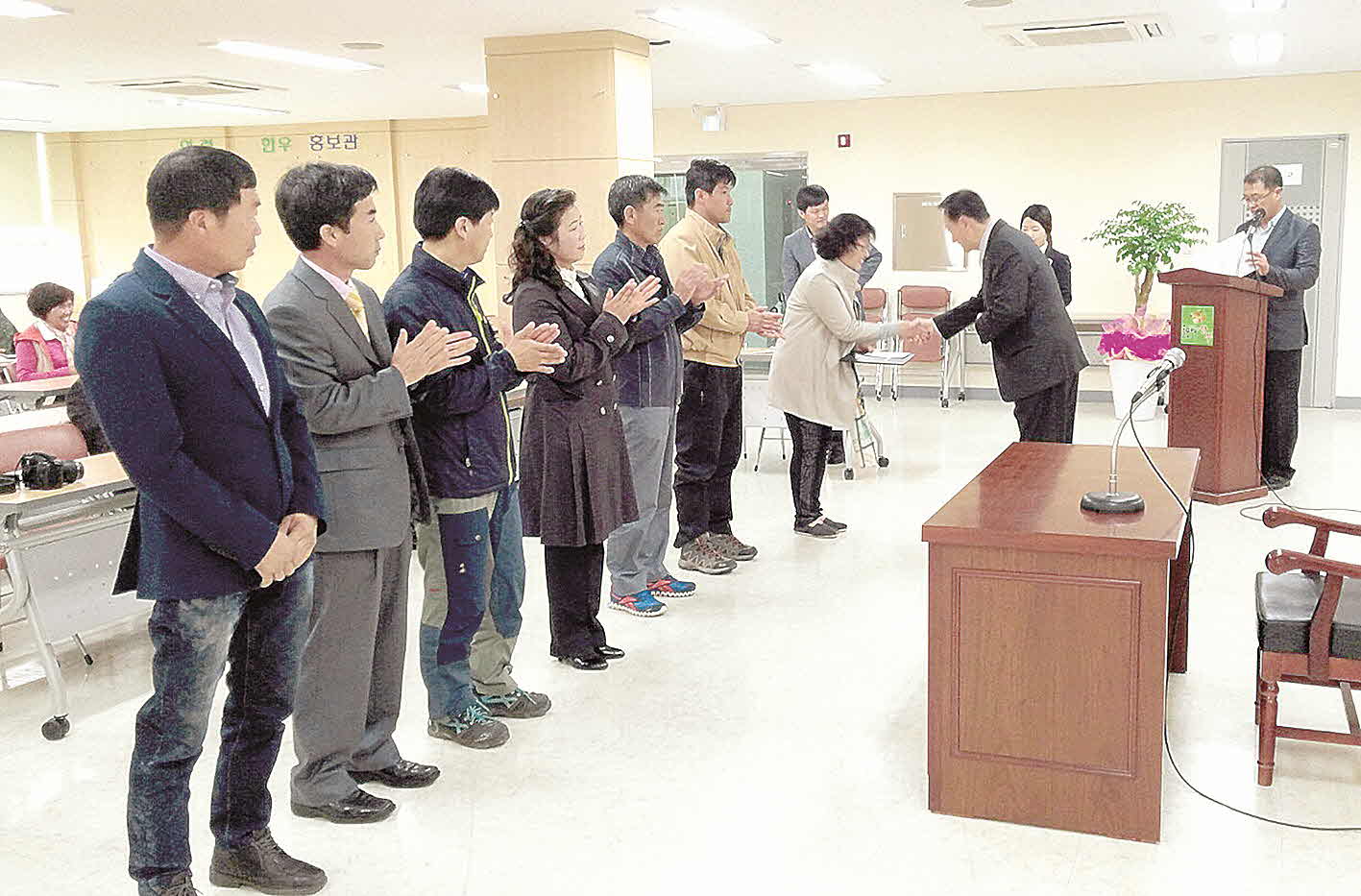 포맷변환_5-조합원 장학기금 전달식.jpg