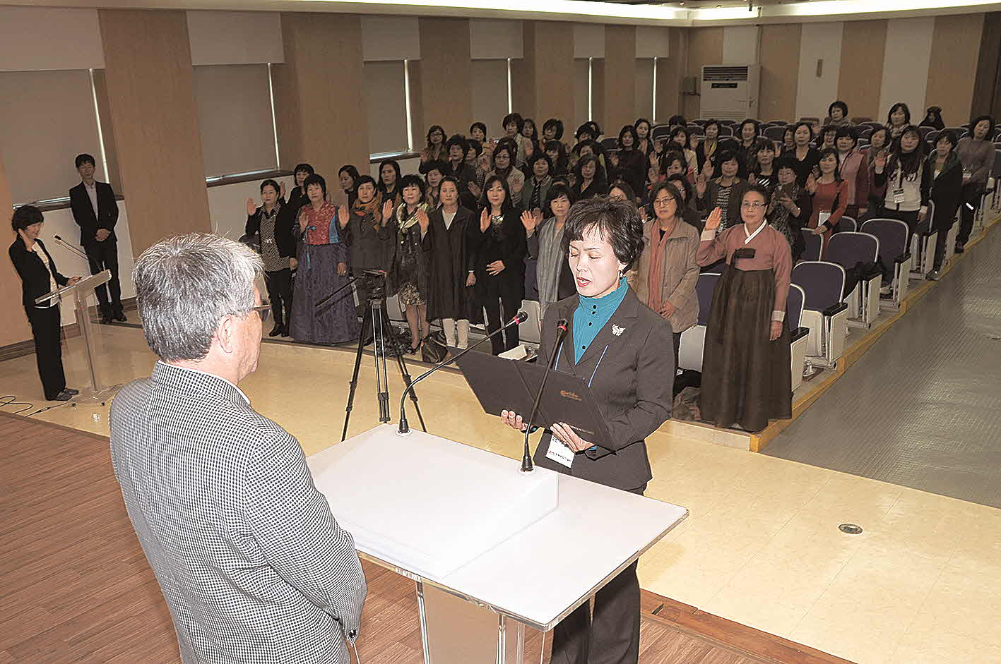 포맷변환_박율하 부회장(결의문 낭독.jpg