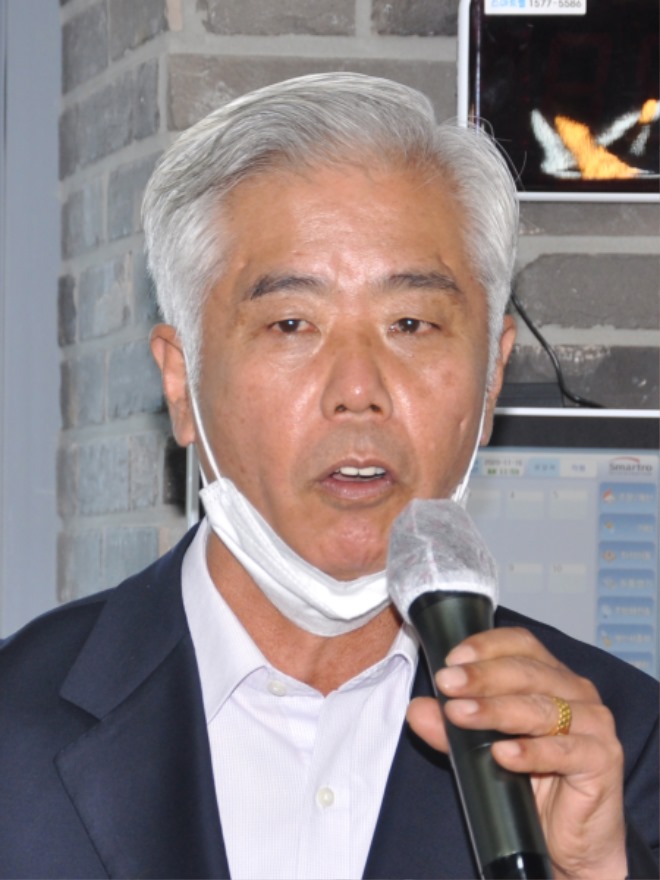 5-김홍길 회장.JPG