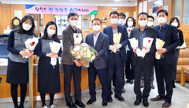 2-경남검사국 꽃과함께 소통마당.jpg