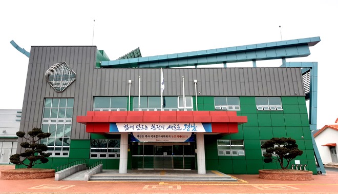 5-경남농기원 유용곤충연구소 개소.jpg