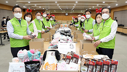 12.23-사랑의 꾸러미 나눔.jpg